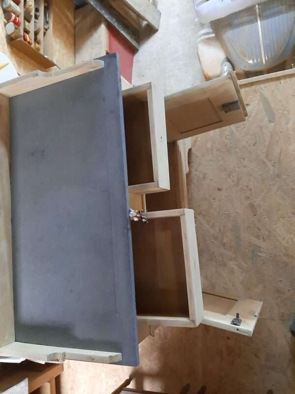 Armoire basse avec pierre bleue – Image 3